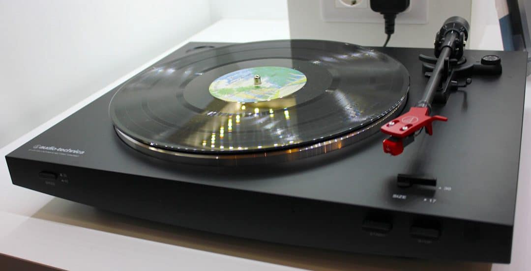 Tocadiscos barato Audio-Technica AT-LP3