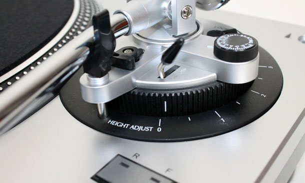 Tocadiscos-audio-technica--AT-LP120-USB-ajustes y detalles