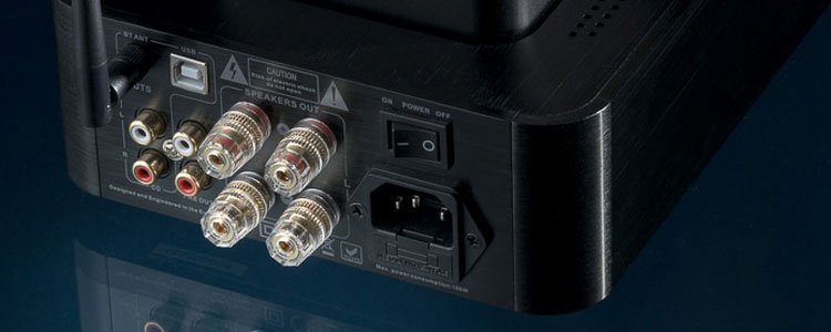 taga-hta-700v2-rear-75 amplificador-híbrido-taga-hta-700v2-conexiones