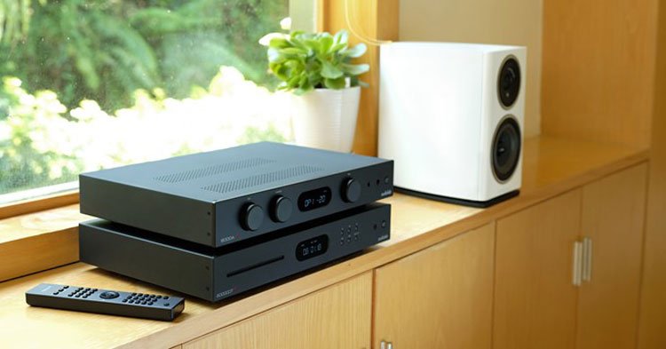 audiolab-6000cdt-6000a-lifestyle