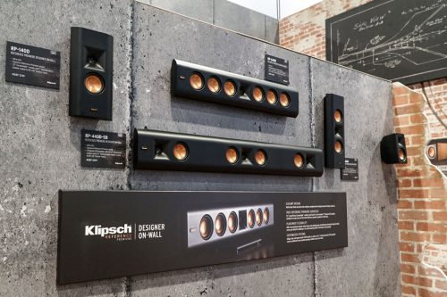 Klipsch-Reference-Premiere-On-Wall-altavoces