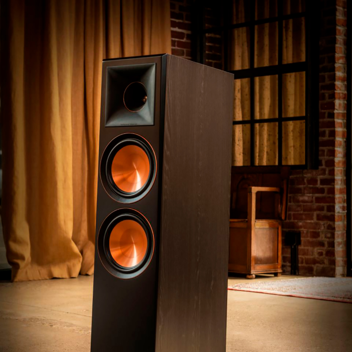 Altavoces Klipsch RP-8000 frontal_1200x1200 Una visión frontal de unos altavoces absolutamente arrebatadores: los Klipsch RP-8000F